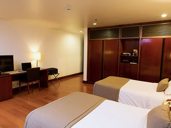 Golden Tulip Suites Dubai
