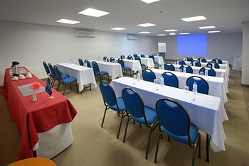 Golden Tulip Suites Dubai