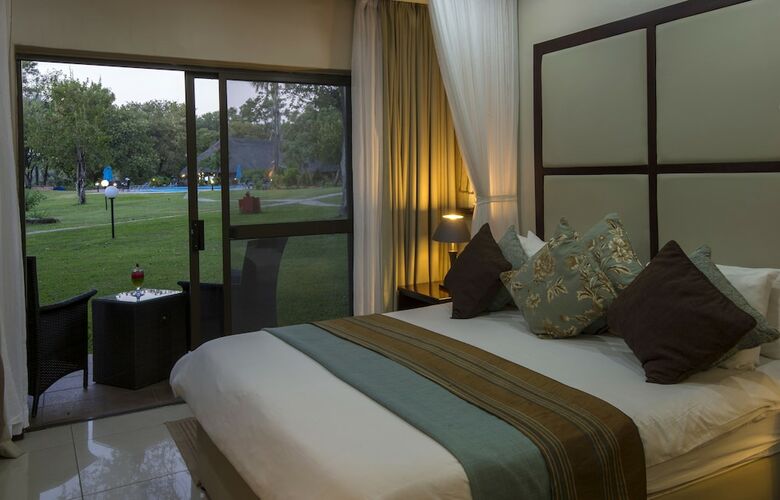 Hotel A'zambezi River Lodge