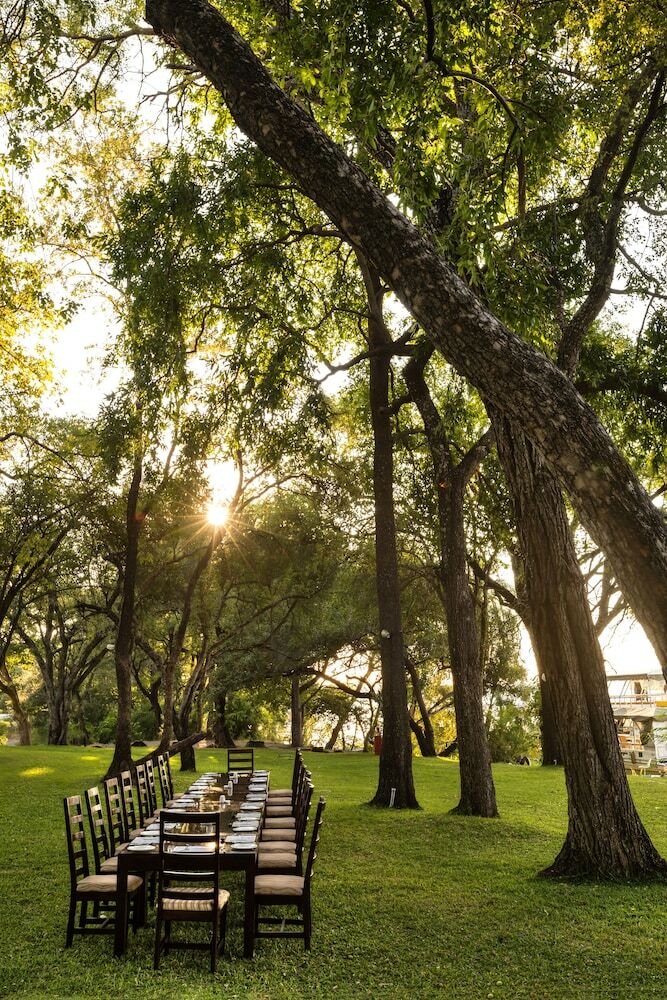 Hotel A'zambezi River Lodge