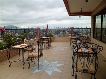 Tou'ngou Hotel