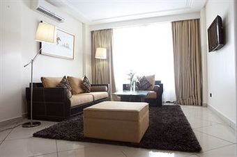 Oak Plaza East Airport Hotel
