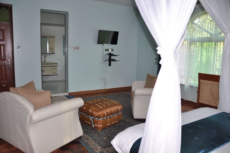 Hotel Karen Inn And Suites