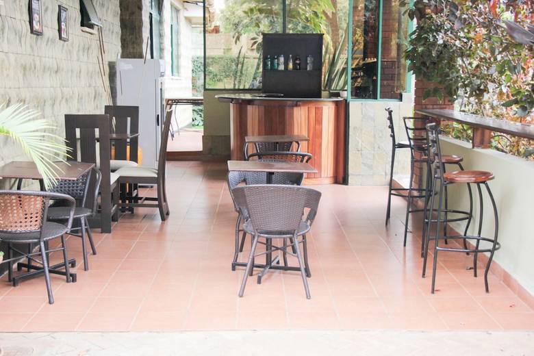 Hotel Karen Inn And Suites