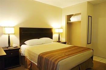 Hotel Airport Traveller's Inn