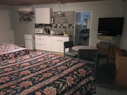 Motel Kootenay Country Inn