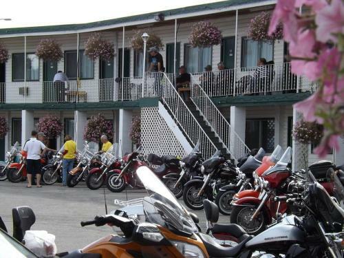 Motel Kootenay Country Inn