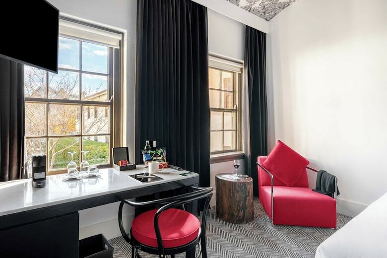 Diamant Boutique Hotel Canberra