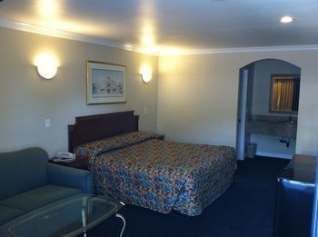 Motel Walnut Inn & Suites