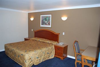 Motel Walnut Inn & Suites