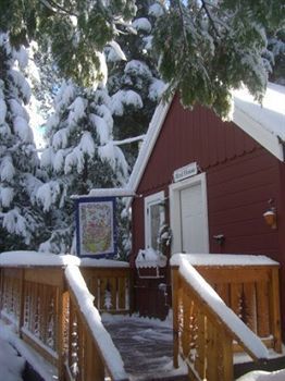 Tahoma Meadows Bed And Breakfast Cottages