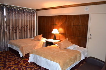 La Crystal Hotel