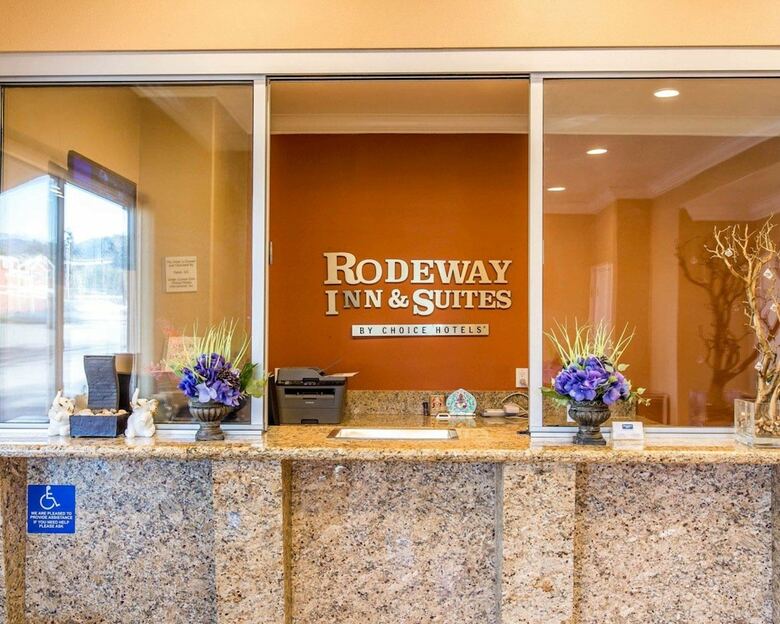 Motel Rodeway Inn & Suites