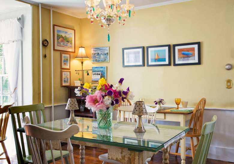 Bed & Breakfast Honeysuckle Hill Inn