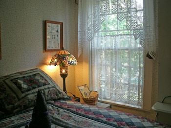 Bed & Breakfast Nichols Guest House B & B