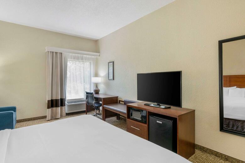 Hotel Comfort Inn & Suites