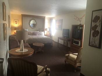 Hotel A Victory Inn & Suites- Muskegon