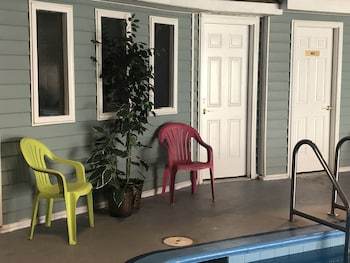 Hotel A Victory Inn & Suites- Muskegon