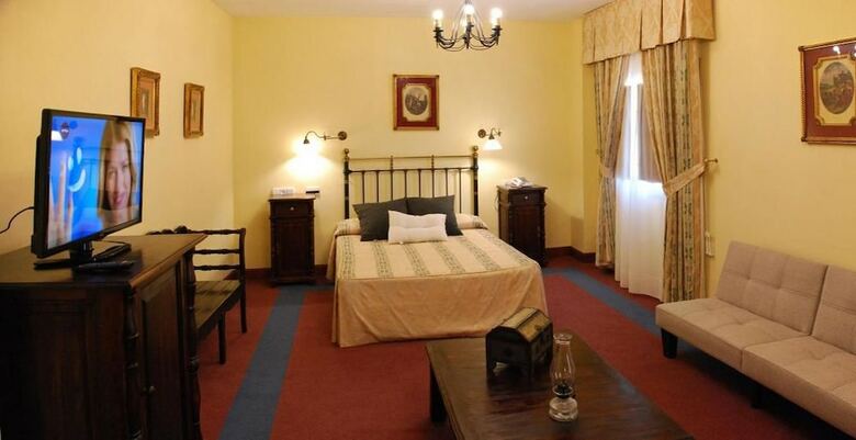 Hotel Alvar Fa�ez