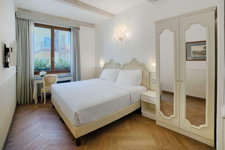 Hotel NH Venezia Santa Lucia