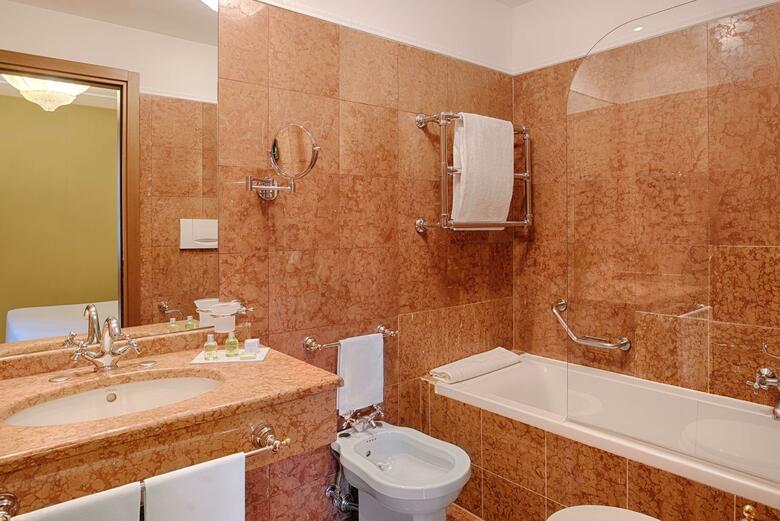 Hotel NH Venezia Santa Lucia