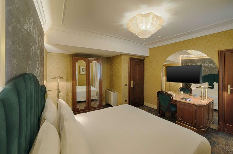 Hotel NH Venezia Santa Lucia