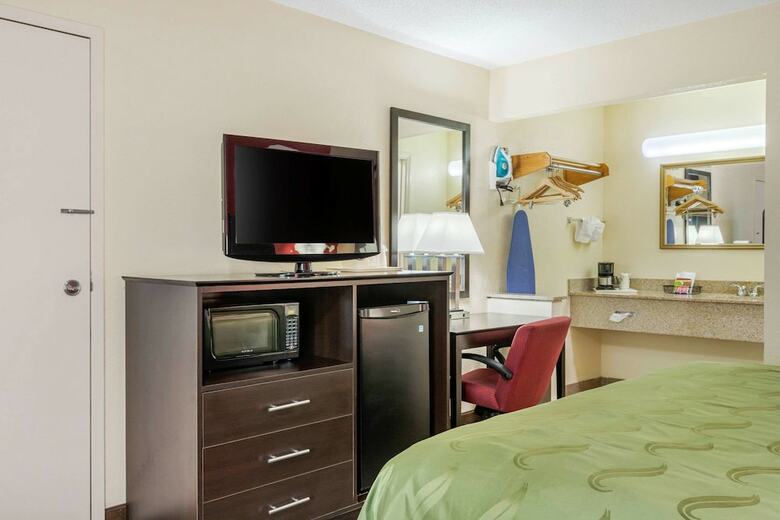 Motel Quality Inn & Suites