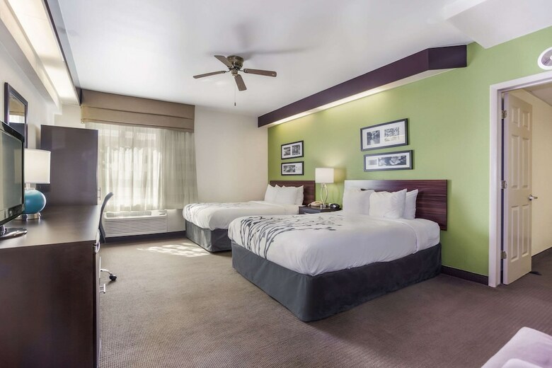 Hotel Sleep Inn At Harbour View