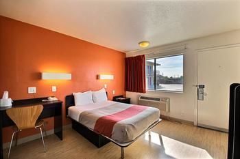 Motel 6 Laredo North