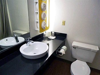 Motel 6 Pittsburgh Airport