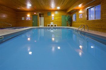 Hotel Country Inn & Suites Watertown