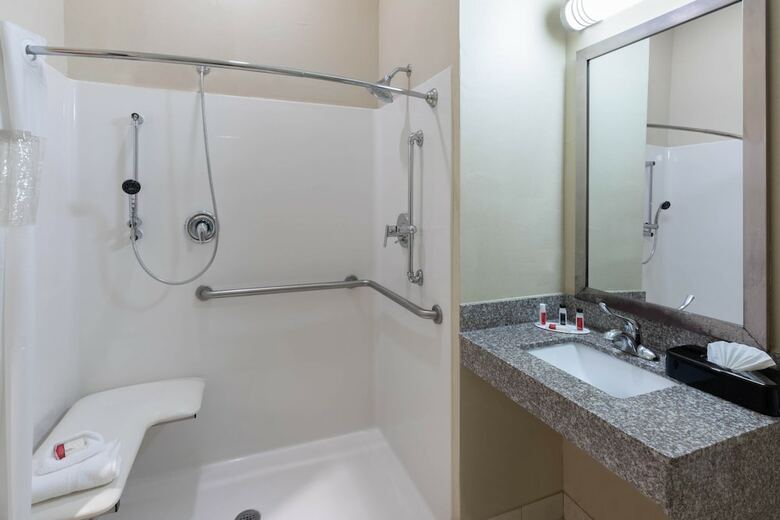 Hotel Baymont Inn & Suites Victoria