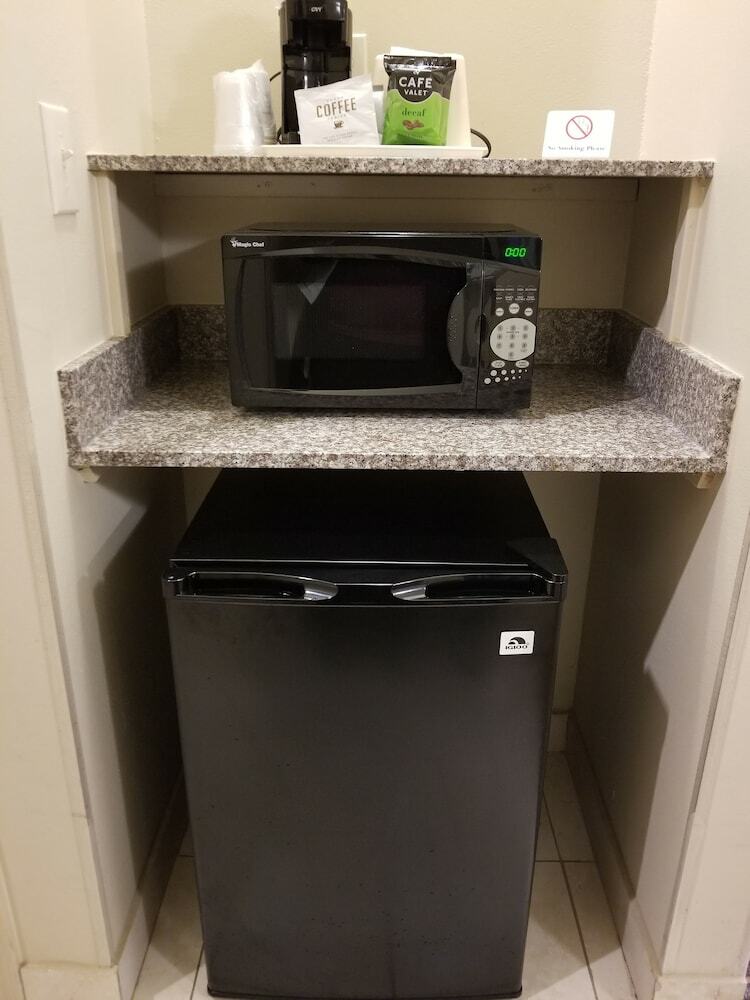 Hotel Baymont Inn & Suites Victoria