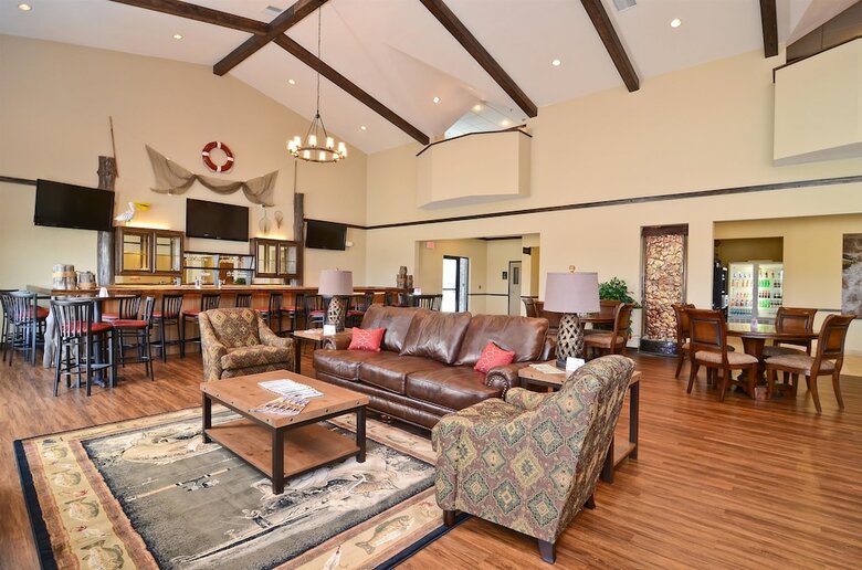 Hotel Best Western Plus Emory At Lake Fork Inn & Suites