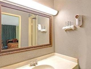 Hotel Knights Inn Wheeling