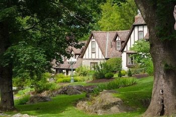 Bed & Breakfast Hillbrook Inn