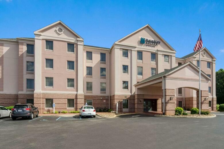 Hotel Mainstay Suites Airport