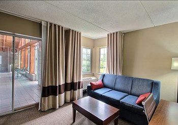 Hotel Comfort Inn & Suites