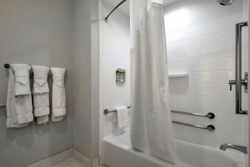 Holiday Inn Express Hotel & Suites Lufkin South