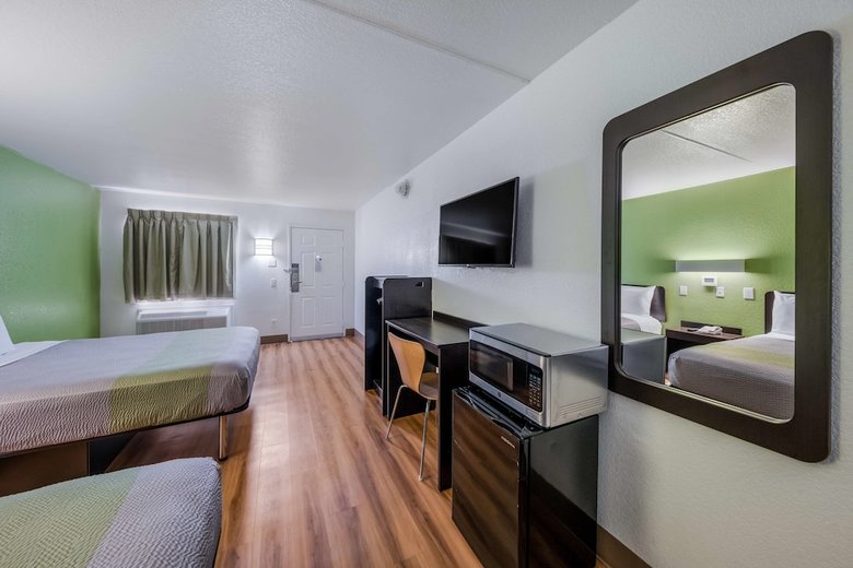 Motel 6 Dallas - Plano Northeast