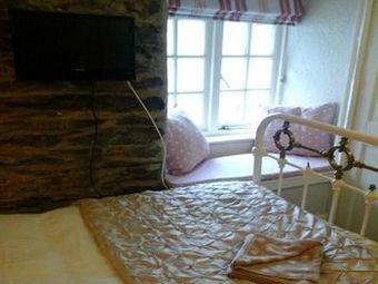 Holly Cottage Vintage B&B