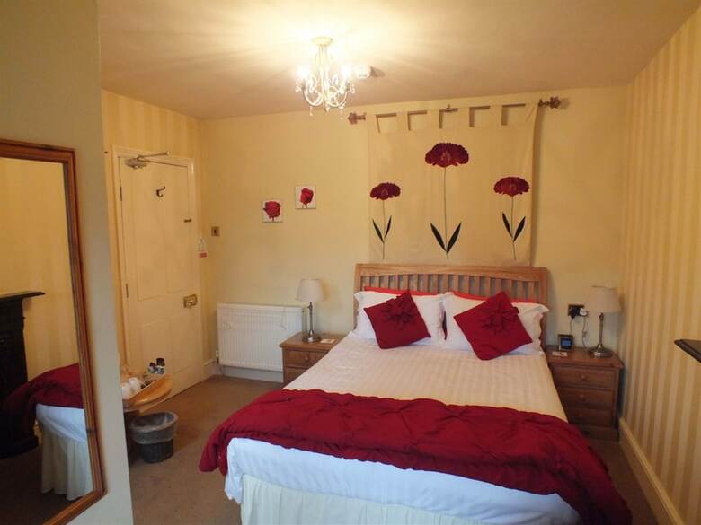 Hotel Glan Heulog Bed And Breakfast