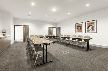 Hotel Quest At Sydney Olympic Park
