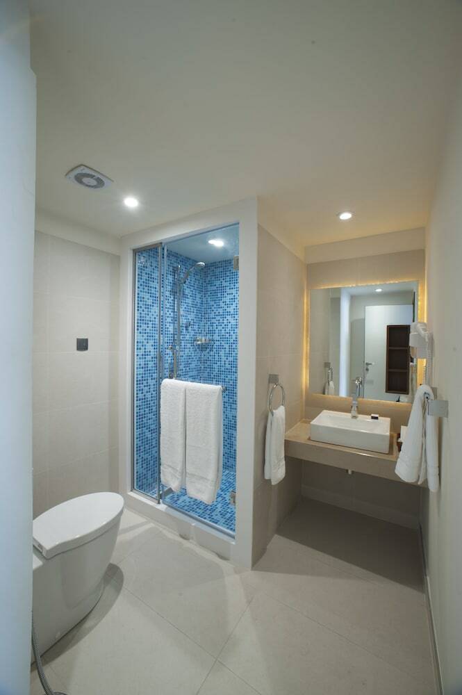 Al Bander Hotel & Resort