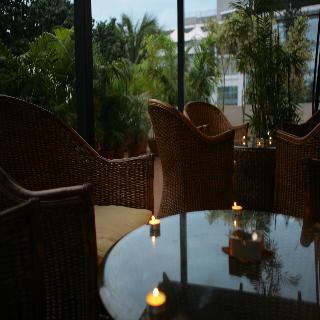 Hotel Justa - The Residence Off Mg Road, Bangalore
