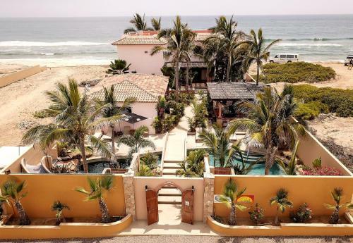 Posada Cerritos Beach Inn