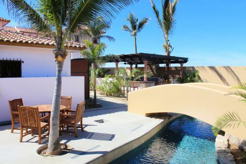 Posada Cerritos Beach Inn