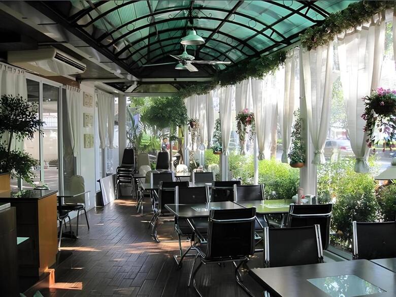 Howard Square Boutique Hotel
