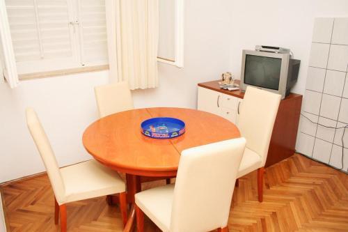 Apartments By The Sea Zavode (omis) - 1048
