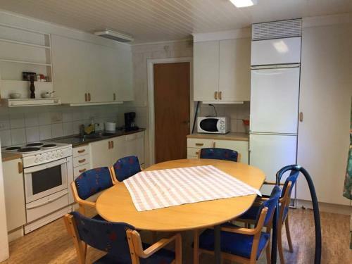 Albergue Lunedet Camping Caf� Restaurang Ab